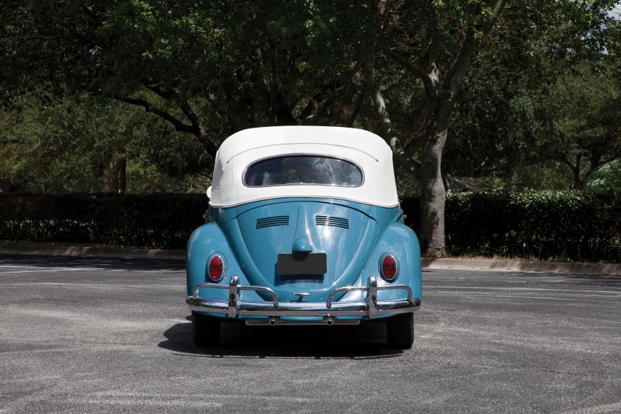  Volkswagen Beetle Cabriolet White Roof 1963 года  (фото 12 из 18)